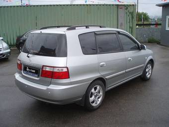 2004 Kia Carens Photos