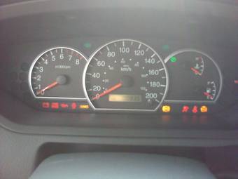 2005 Kia Carens Pictures