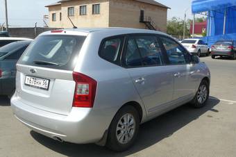 2010 Kia Carens Photos