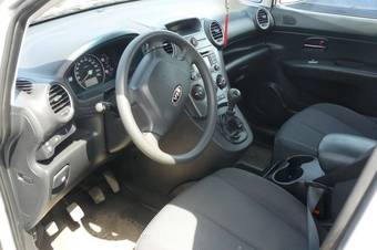 2010 Kia Carens Photos