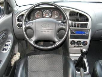 1999 Kia Carnival Pictures