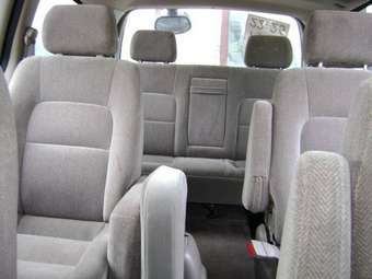 2003 Kia Carnival Photos