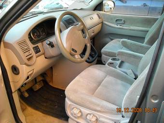 2003 Kia Carnival Photos