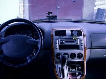 2004 Kia Carnival Pictures