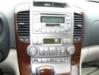 2005 Kia Carnival Photos