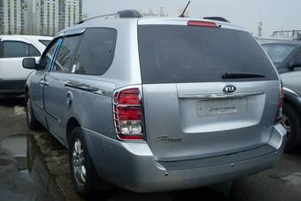 2010 Kia Carnival Pictures