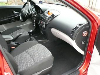 2010 Kia Ceed Pictures