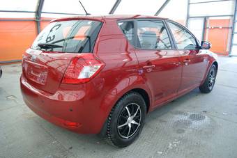 2010 Kia Ceed Images