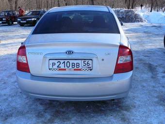 2004 Kia Cerato Pics