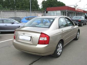 2004 Kia Cerato Pics