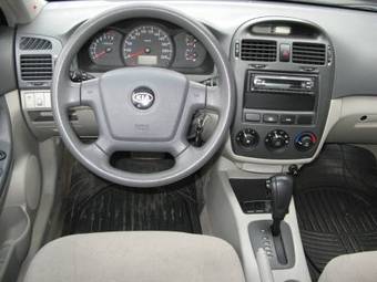 2004 Kia Cerato Pictures