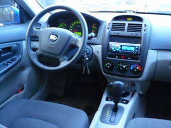 2005 Kia Cerato Photos