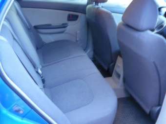 2005 Kia Cerato Photos