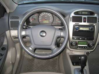 2005 Kia Cerato Pictures