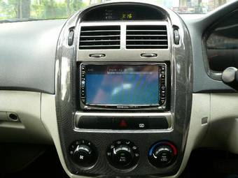 2005 Kia Cerato Photos