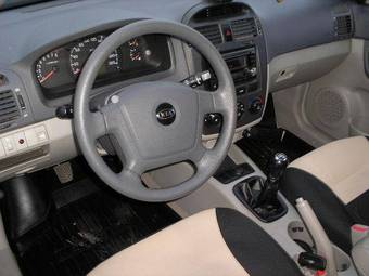 2006 Kia Cerato Pictures