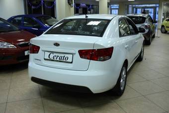 2010 Kia Cerato Photos