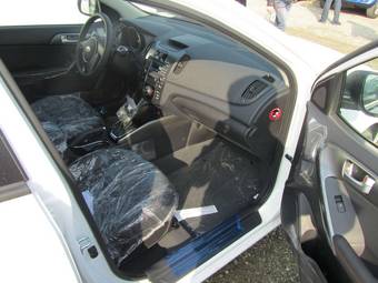 2011 Kia Cerato Photos