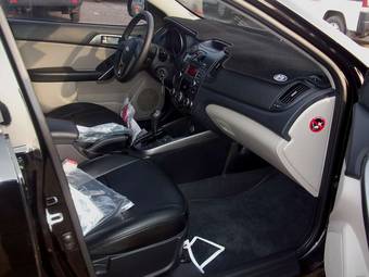 2011 Kia Cerato Pics