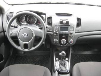 2011 Kia Cerato Photos