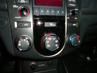 2012 Kia Cerato Photos