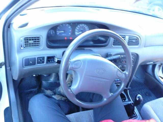 1998 Kia Clarus