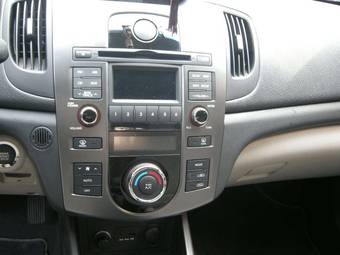 2010 Kia Forte Images