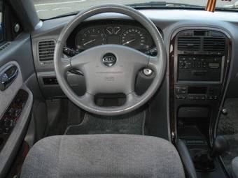 2004 Kia Magentis Photos