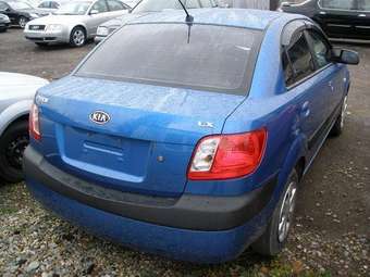 2005 Kia Pregio Photos