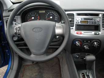 2005 Kia Pregio Photos