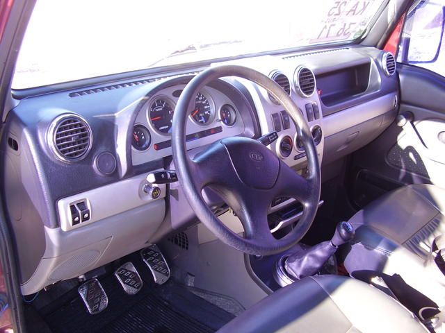 2001 Kia Retona