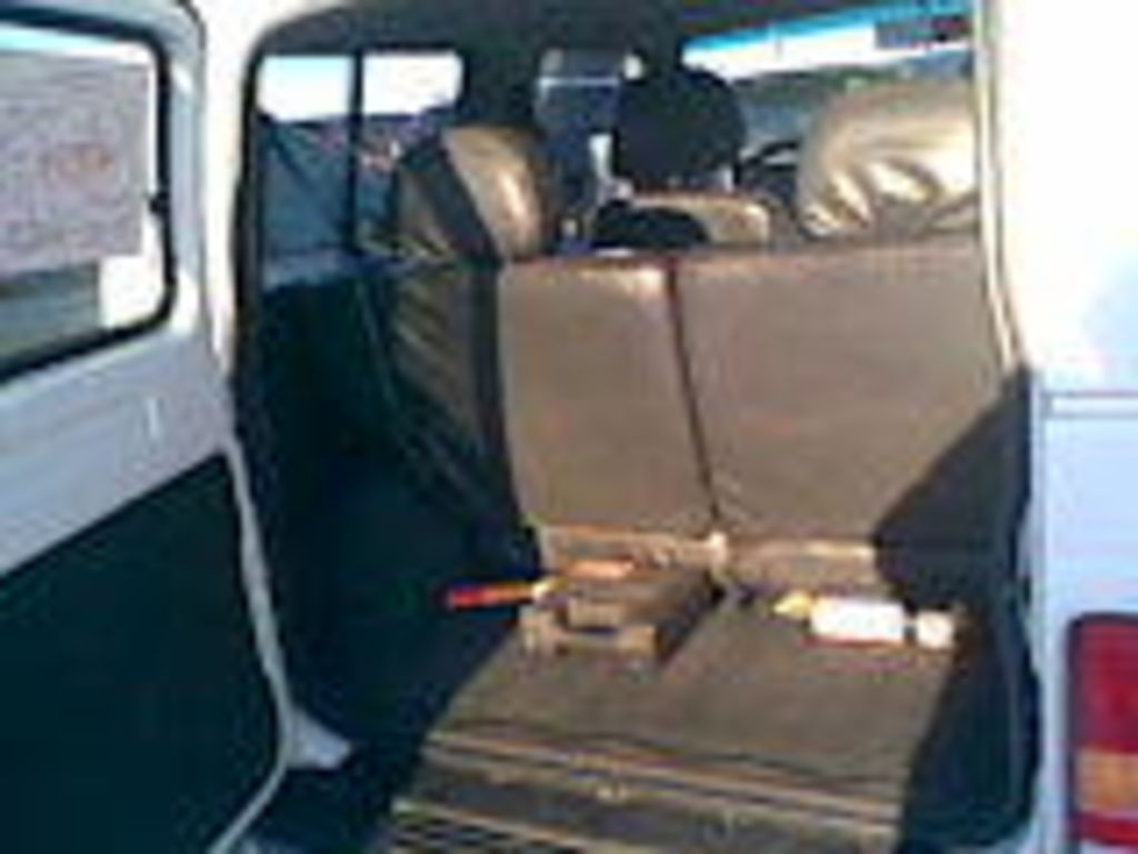 2002 Kia Retona
