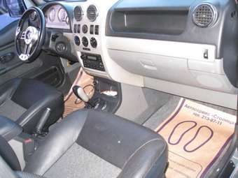 2002 Kia Retona Photos