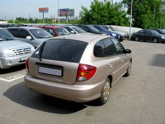 2001 Kia Rio Pictures