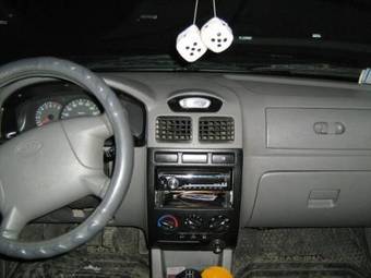 2003 Kia Rio Photos