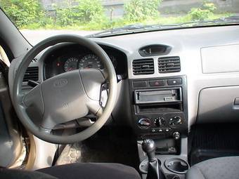 2003 Kia Rio Photos