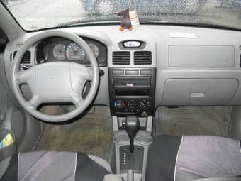 2003 Kia Rio Photos