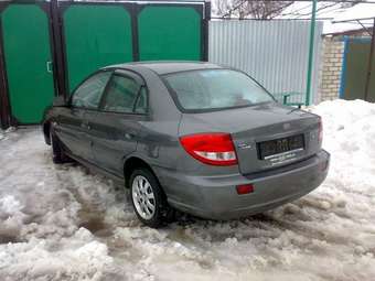 2004 Kia Rio Photos