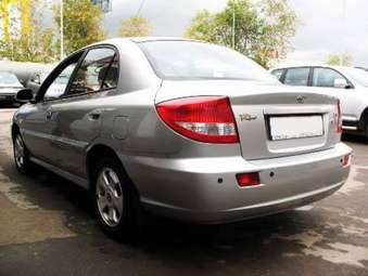 2004 Kia Rio Photos