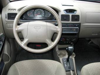 2004 Kia Rio Pictures