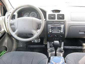 2005 Kia Rio Photos