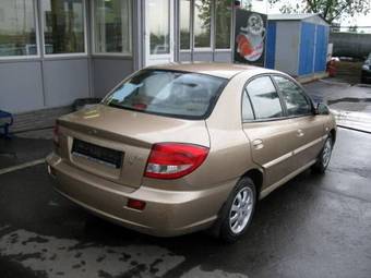 2005 Kia Rio Photos