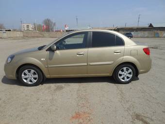2010 Kia Rio Pictures