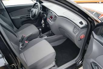 2010 Kia Rio Pictures