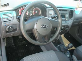 2010 Kia Rio Photos