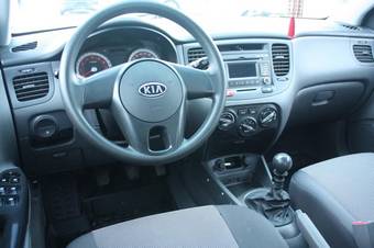 2011 Kia Rio Pictures