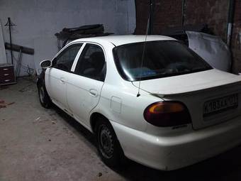 1998 Kia Sephia Photos