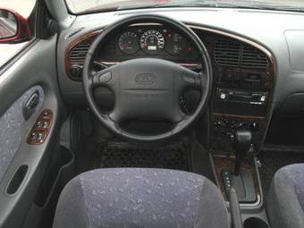 2002 Kia Sephia Pictures