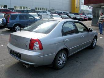 2004 Kia Shuma Photos