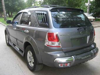 2004 Kia Sorento Pictures